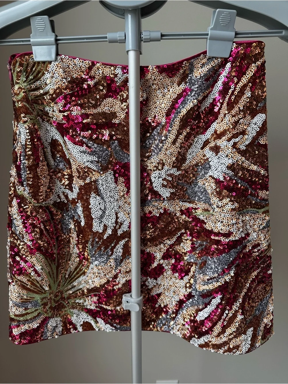 Bebe Fully Sequined Mini Skirt Small Floral Gold Magenta Festival Bachelorette